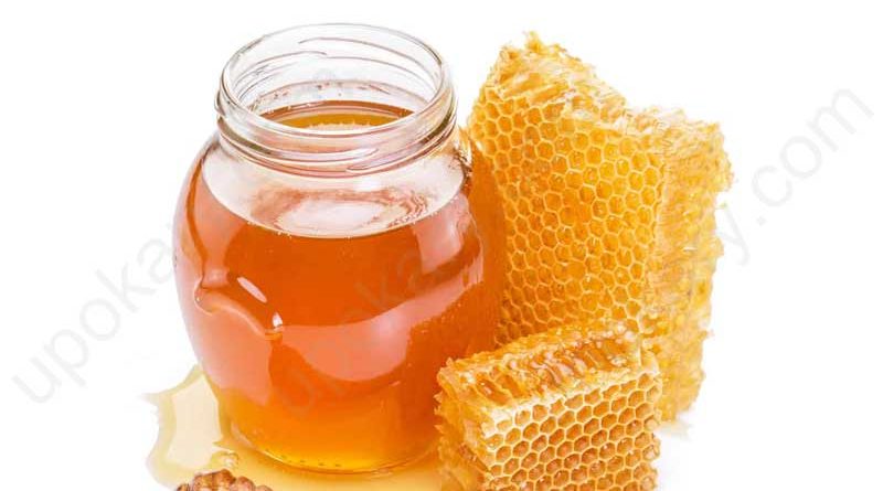 Honey jar with beehive