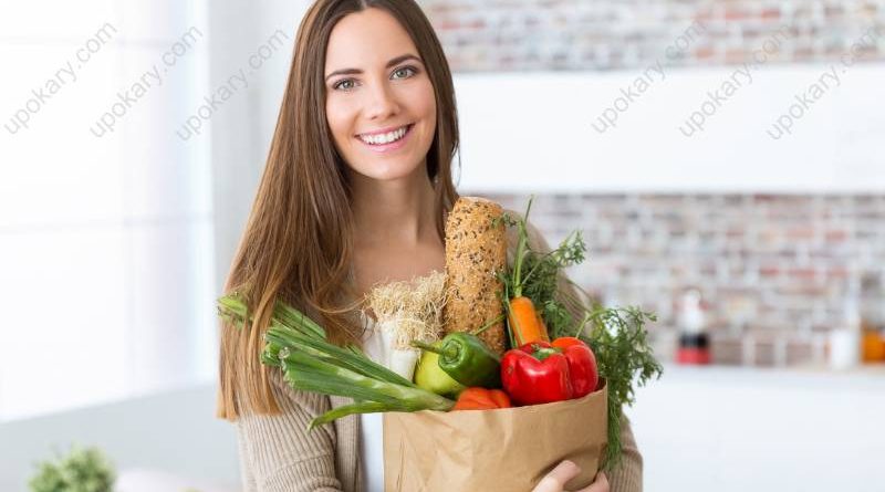 girl with digestive food